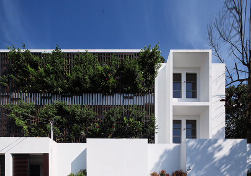 MUSE Design Awards - Tropical Stack - A Suburban Residence