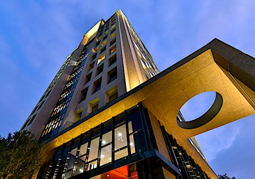 MUSE Design Awards Winner - Headquarters of the HuaYuLien Group by Art Light Design consultants,lnc.