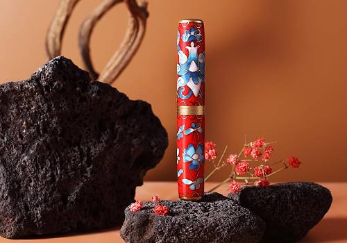 MUSE Design Awards - AGEFOUR Cloisonne Lipstick Tube Series