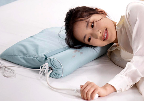 MUSE Design Awards Winner - Cloud Rise Time·Herbal Hot Compress Pillow by Shanghai Mercury Electronic Commerce Co., Ltd.