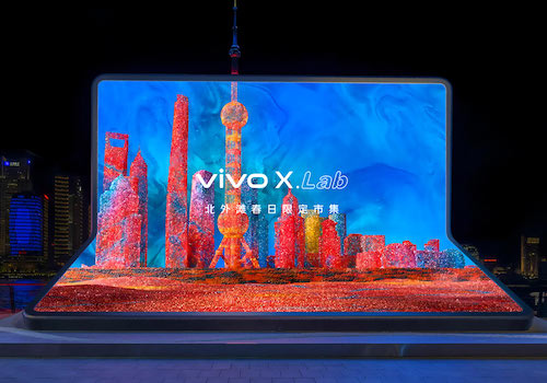 MUSE Design Awards Winner - vivo X Fold2 | X Flip Outdoor Campaign by OUTPUT