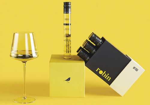 MUSE Design Awards Winner - Robin wine tube gift box by Robin