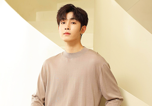 MUSE Design Awards - Cloud-like 100% Wool Sweater