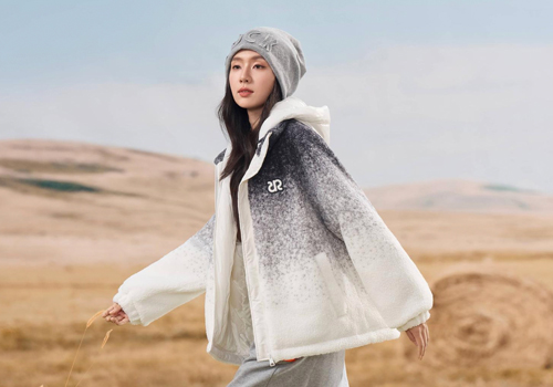 MUSE Design Awards Winner - Dual sherpa fleece coat by YAYA Co., Ltd