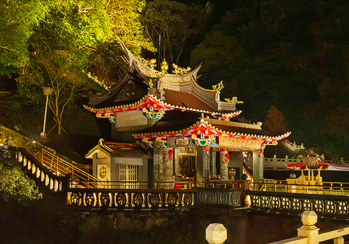 MUSE Design Awards Winner - Path of Serene Light by CosmoC Lighting, Ltd. 
