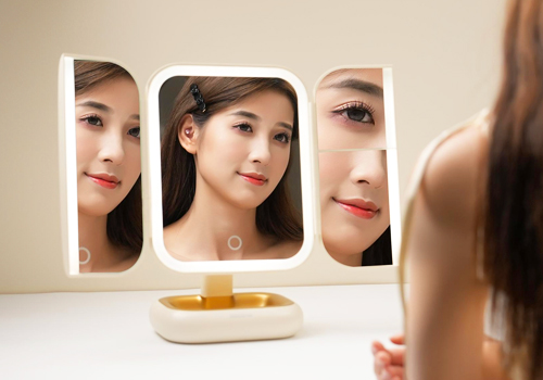 MUSE Design Awards - DOCOLAB Makeup Mirror