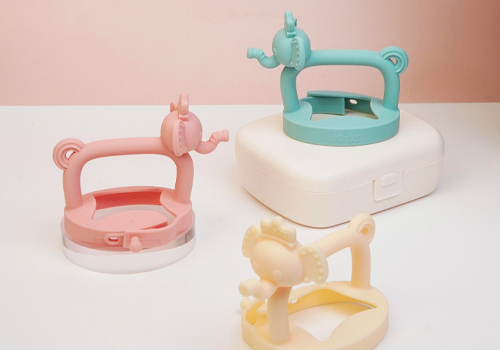 MUSE Design Awards - Elephant Bracelet Baby Teether