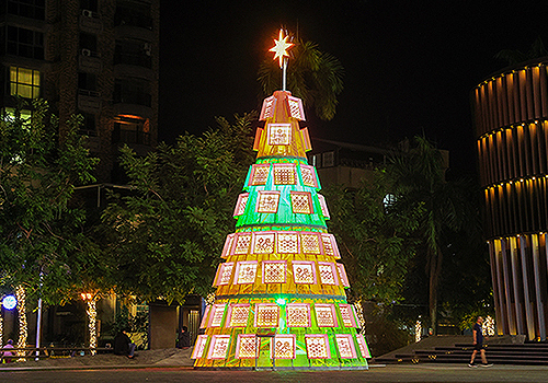 MUSE Design Awards Winner -  Christmas tree:  “Future. New Hope” by National Kaohsiung University of Science and Technology