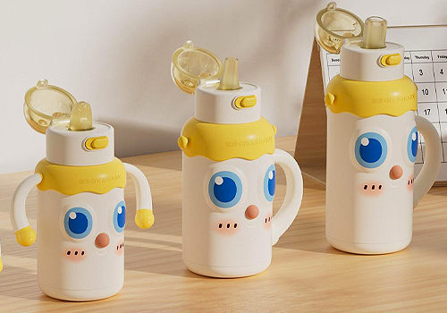MUSE Design Awards - Cute Big Eyes Thermos Bottle