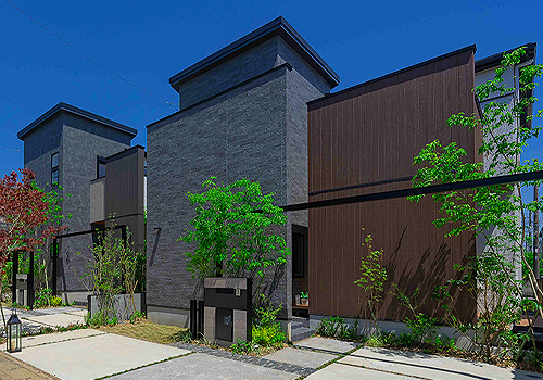MUSE Design Awards Winner - A private housing unit with an integrated two-building desig by POLUS GARDENHILLS Co., Ltd.