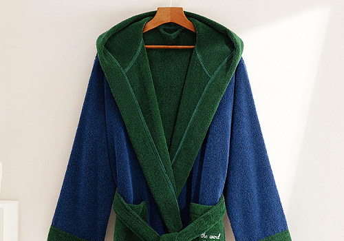 MUSE Design Awards Winner - Egyptian Cotton Yarn-Dyed Hooded Bathrobe by HangZhou Power Tiger Advertising Co.. LTD