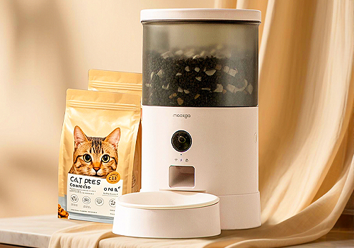 MUSE Design Awards - Meow Enjoy Pet Vacuum Feeder