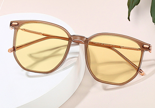 MUSE Design Awards Winner - Yellow lens goggles