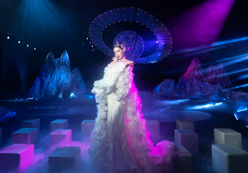 2026 MUSE Design Awards Winner - Near Yet Distant Stars (咫尺繁星) by 江苏花逸锦舍文化传播有限公司