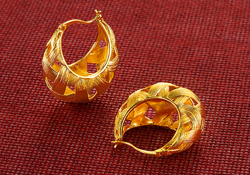 MUSE Design Awards Winner - Manhattan Brushed Openwork Woven Gold-Plated Earrings