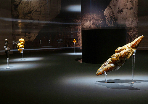 MUSE Design Awards Winner - Jeff Koons: ‘Venus’ Lespugue Exhibition
