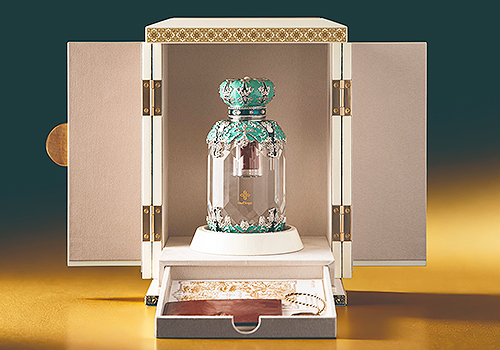 MUSE Design Awards Winner - Crown Luxury Collection Agarwood Essential Oil