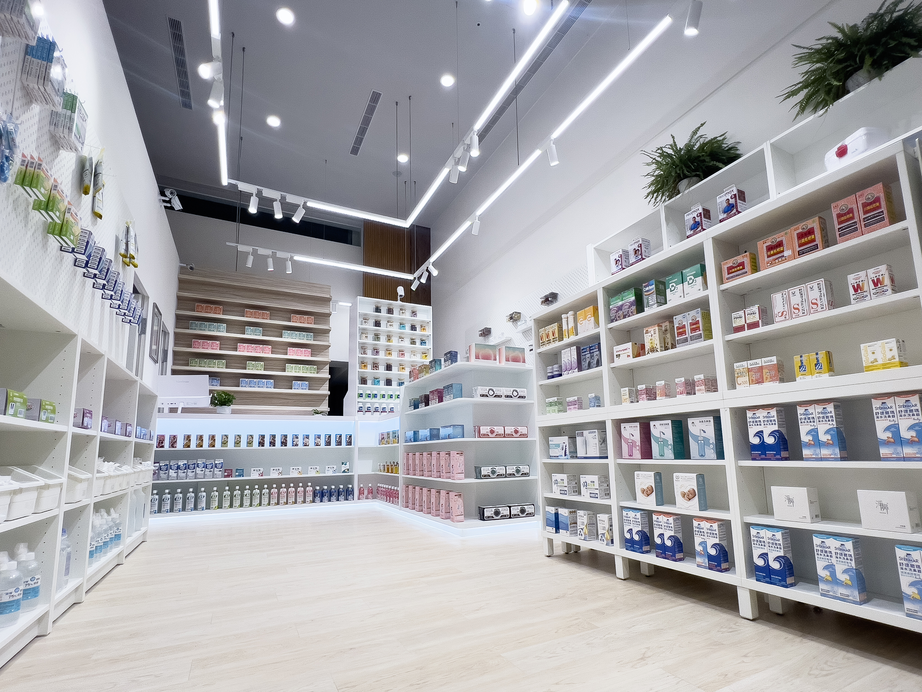 MUSE Design Awards Winner - Chen-An, Always Well Pharmacy by Lin, Meng-Hsuan