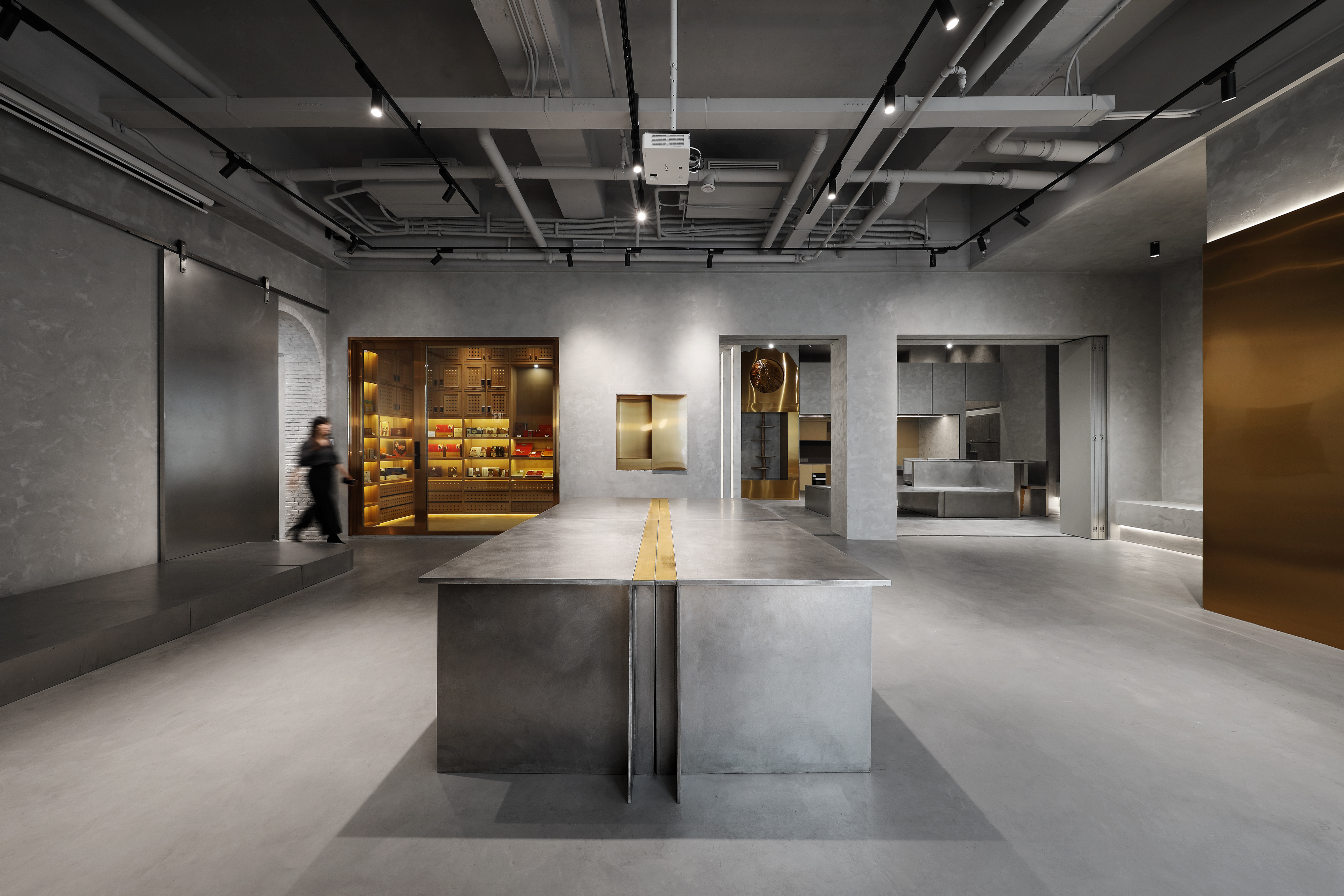 MUSE Design Awards - “TOBACCO SPACE”the first directly operated terminal shop